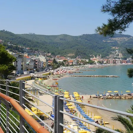 La Finestra Sul Mare 200mt From Sea - Happy