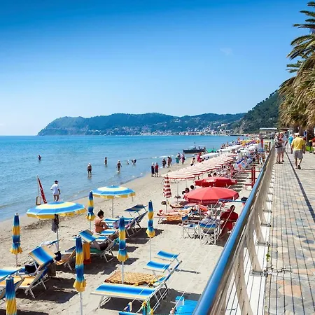 Apartment La Finestra Sul Mare 200mt From Sea - Happy San Bartolomeo Al Mare